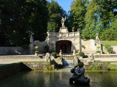 オーストリア紀行③　ヘルブルン宮殿・庭園～ミラベル庭園～メンヒスベルクの丘