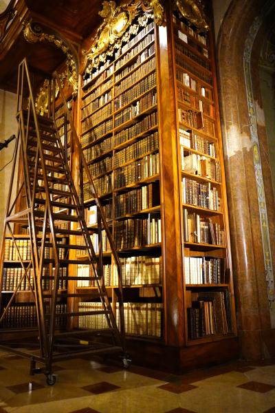 ドイツ・オーストリア一人旅⑥ウィーン：オペラ座見学ツアー＆世界一美しい図書館へ
