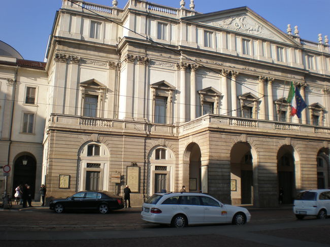 いよいよこのイタリア旅行で最後の街へ。<br />ファッションの街としても有名なミラノ。<br />個人的には『最後の晩餐』さえ鑑賞できれば・・・!<br /><br /><br />【旅程】<br />1日目 1/17 ローマ<br />2日目 1/18 ナポリ、カプリ島、ローマ<br />3日目 1/19 ローマ、ヴァティカン<br />4日目 1/20 フィレンツェ、ピサ<br />5日目 1/21 ヴェネツィア<br /><br />★6日目 1/22 ヴェローナ、ミラノ<br />6:00トレビゾ→ヴェローナ→12:30ミラノ <ミラノ泊><br />ミラノ:ドゥオーモ、スカラ座、ヴィットーリオ・エマヌエーレ2世ガレリア、17:00『最後の晩餐』鑑賞、スフォルツェスコ城など<br />“LEONARDO DA VINCI”<br />所在地:Via Senigallia 6 20161 Milano<br /><br />★7日目 1/23 【自由行動】ミラノ<br />ミラノ/16:15発→ミラノ・マルペンサ空港/21:10発(JAL418)→<br />ミラノ:レオナルド・ダ・ヴィンチ科学技術博物館、モンテ・ナポレオーネ通り、ドゥオーモ他<br /><br />★8日目 1/24 帰国<br />17:05成田空港/18:30発(JAL3007)→19:55伊丹空港