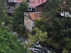 道中にあったラストケ村。かわいらしい家々が並んでいて，のどかな雰囲気。