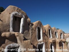 クサール・ハッダダ(??? ??????)

『スター・ウォーズ エピソード1 ファントム・メナス』のロケ地になったクサール(???)です。


クサール・ハッダダ：https://en.wikipedia.org/wiki/Ksar_Hadada
スター・ウォーズ エピソード1：https://ja.wikipedia.org/wiki/%E3%82%B9%E3%82%BF%E3%83%BC%E3%83%BB%E3%82%A6%E3%82%A9%E3%83%BC%E3%82%BA_%E3%82%A8%E3%83%94%E3%82%BD%E3%83%BC%E3%83%891/%E3%83%95%E3%82%A1%E3%83%B3%E3%83%88%E3%83%A0%E3%83%BB%E3%83%A1%E3%83%8A%E3%82%B9
クサール：https://ja.wikipedia.org/wiki/%E3%82%AF%E3%82%B5%E3%83%BC%E3%83%AB
