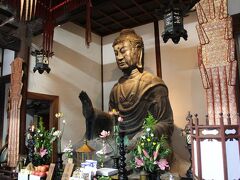 更に車を走らせ飛鳥寺。ここは仏像の撮影OKだった。