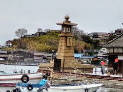 江戸期の港湾施設である常夜燈、雁木、波止場、焚場跡、船番所跡がほぼ完全な形で現存しているのは、全国でも珍しいそうです。