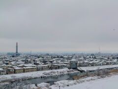 間もなく福島駅に到着するところですが、吾妻小富士も東吾妻山も全く見えねえなぁw