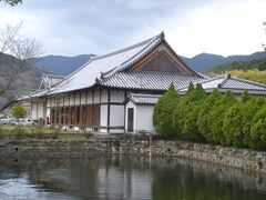 往生院
この建物は平成の再建だそうですが天井画が有名です。
