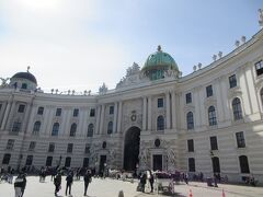 ホーフブルク宮殿のミヒャエル門。