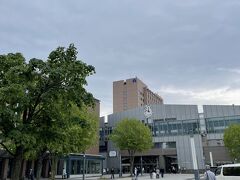 帯広駅へ。
建物はまだ新しくて立派です。