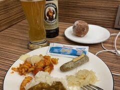 ドイツなのでビールいただきます。

サクララウンジだから？カレーもありました(笑)

ついでにソーセージも＾＾美味しかたです。

初ドイツでしたが、サクララウンジにいただけです（苦笑）