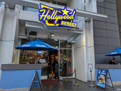 ホットドッグが無性に食べたくなり、Hollywood/Vine駅を出たところにあるこのお店。
以前から存在はもちろん知っていたのですが初めて入ってみました。
