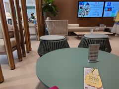 ラウンジポップ(笑)
JCBラウンジで帰りのタクシー予約した。
もう帰りの話…

